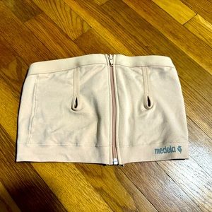 Medela Easy Expression Hands Free Pumping Bra, size large